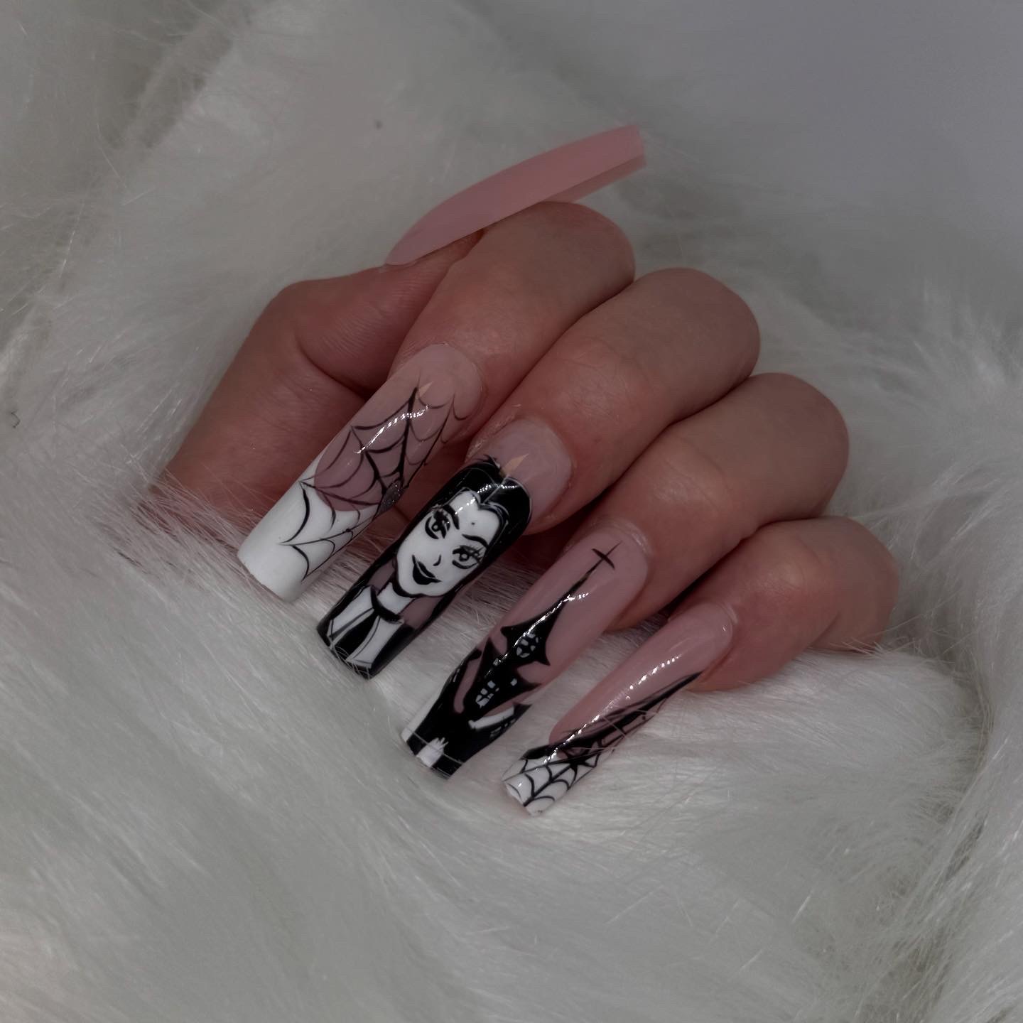 Golden Nails and Beauty nail photo 7